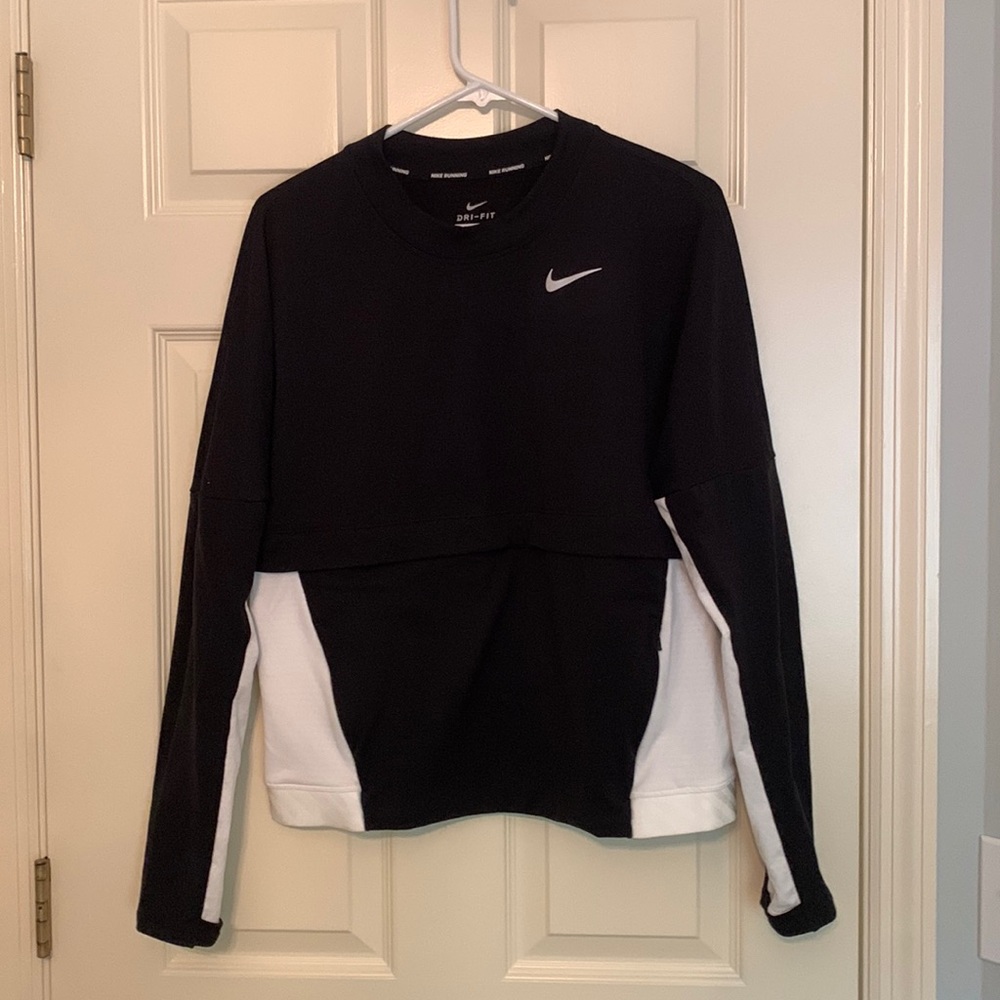 Nike Women’s dri-fit long sleeve size medium